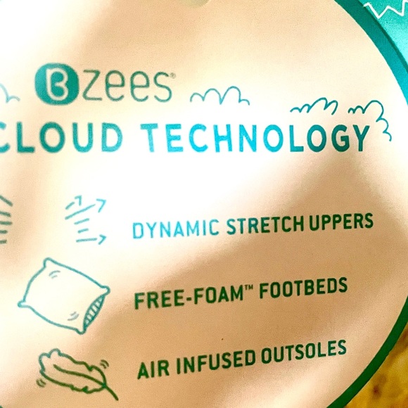 NWT B Zees walking shoes - Picture 3 of 6